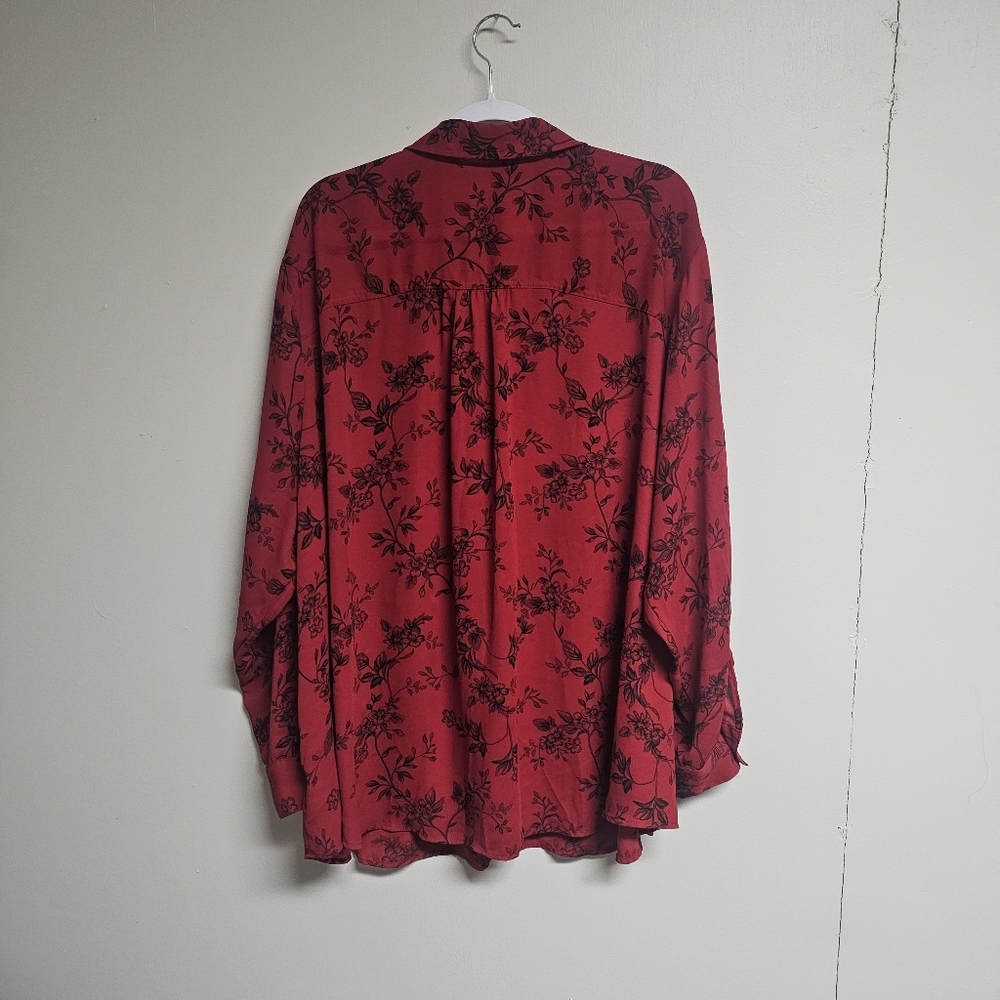 Maurice's Winona Red and Black Floral Button Down‎ Blouse Roll Tab Sleeves - Picture 3 of 8